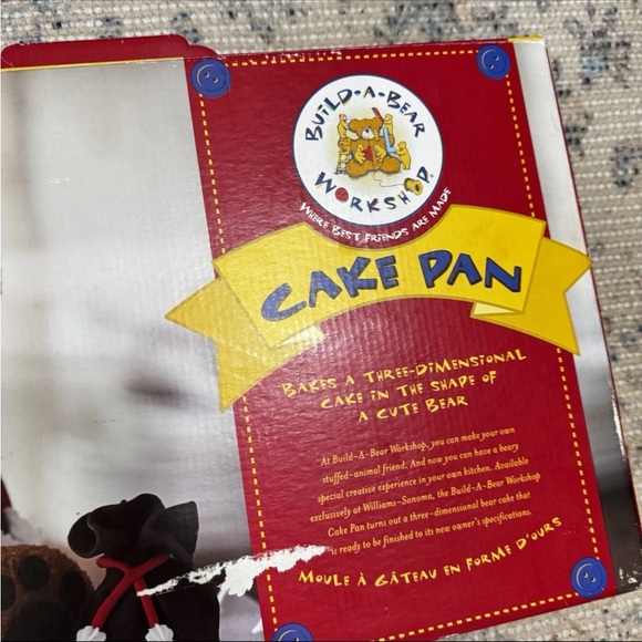 Build-A-Bear Nordic Ware Teddy 3D Mold Cake Pan Aluminum Cast USA *NIB* vintage - Picture 3 of 9
